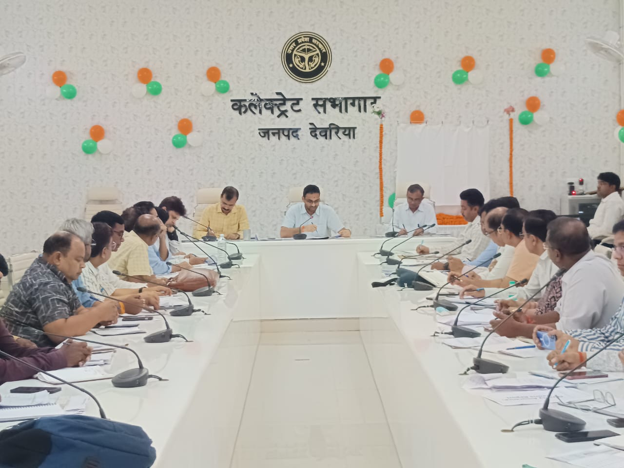 deoria-dm-takes-a-tough-stanc