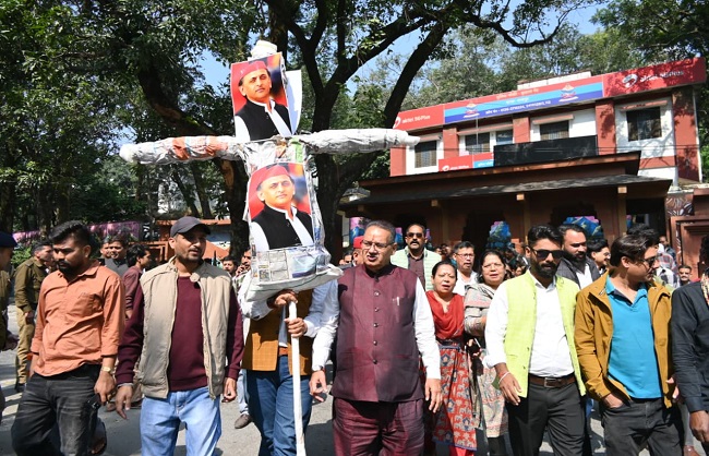 uk-bjp-workrs-protest-