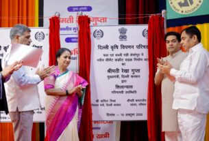 cm-rekha-gupta-laid-foundation-stone